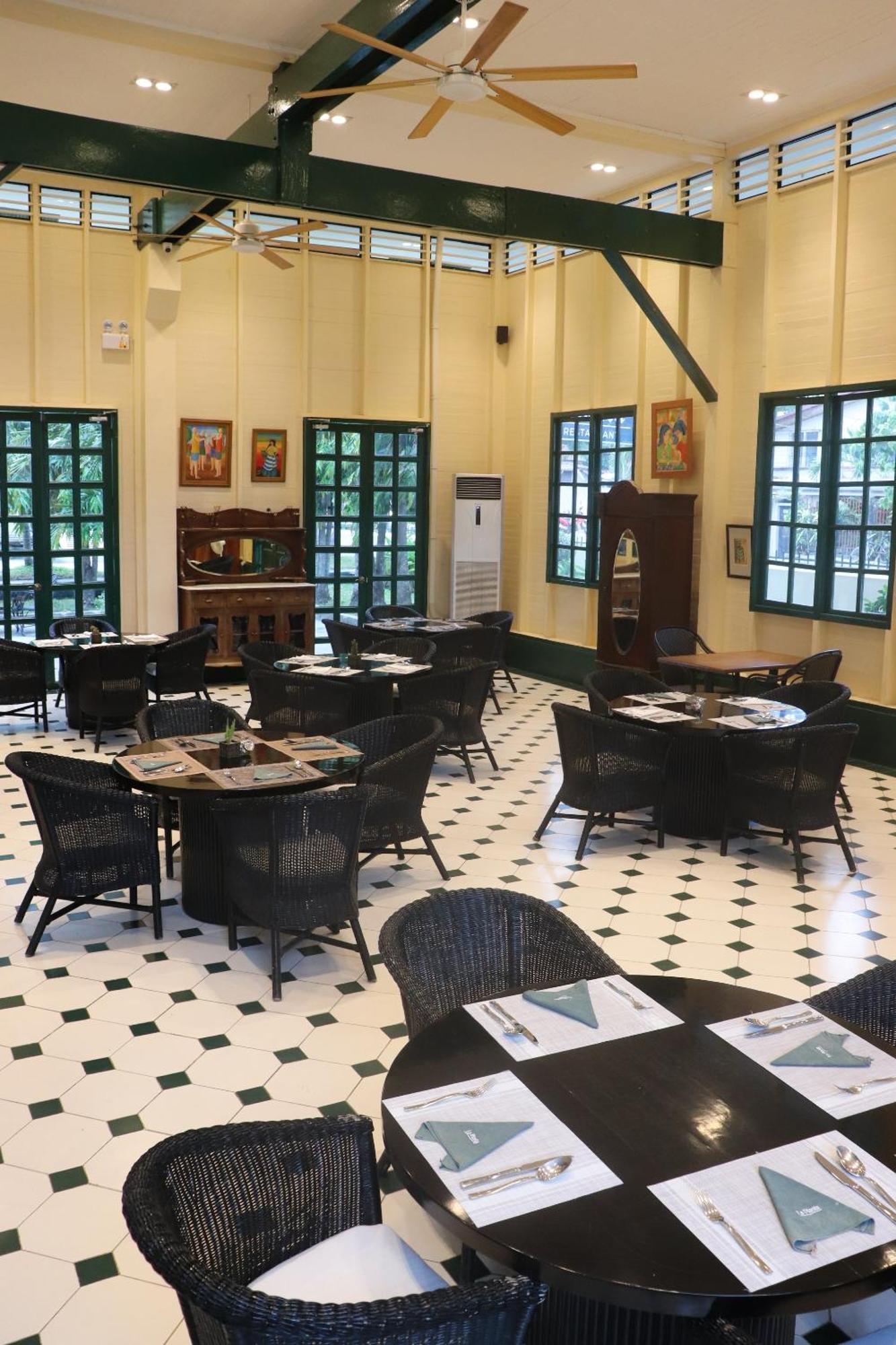 La Planta Hotel And Restaurant, Inc. Bais Ngoại thất bức ảnh