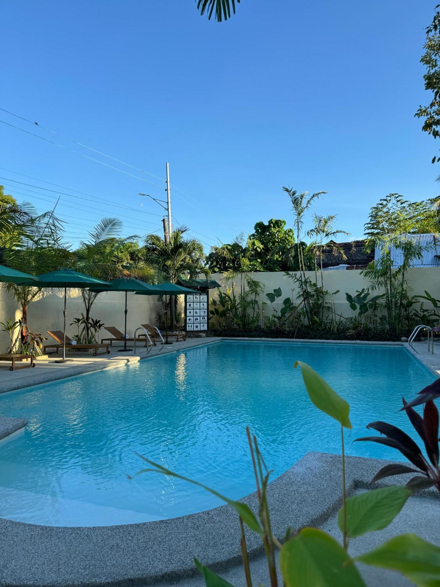 La Planta Hotel And Restaurant, Inc. Bais Ngoại thất bức ảnh