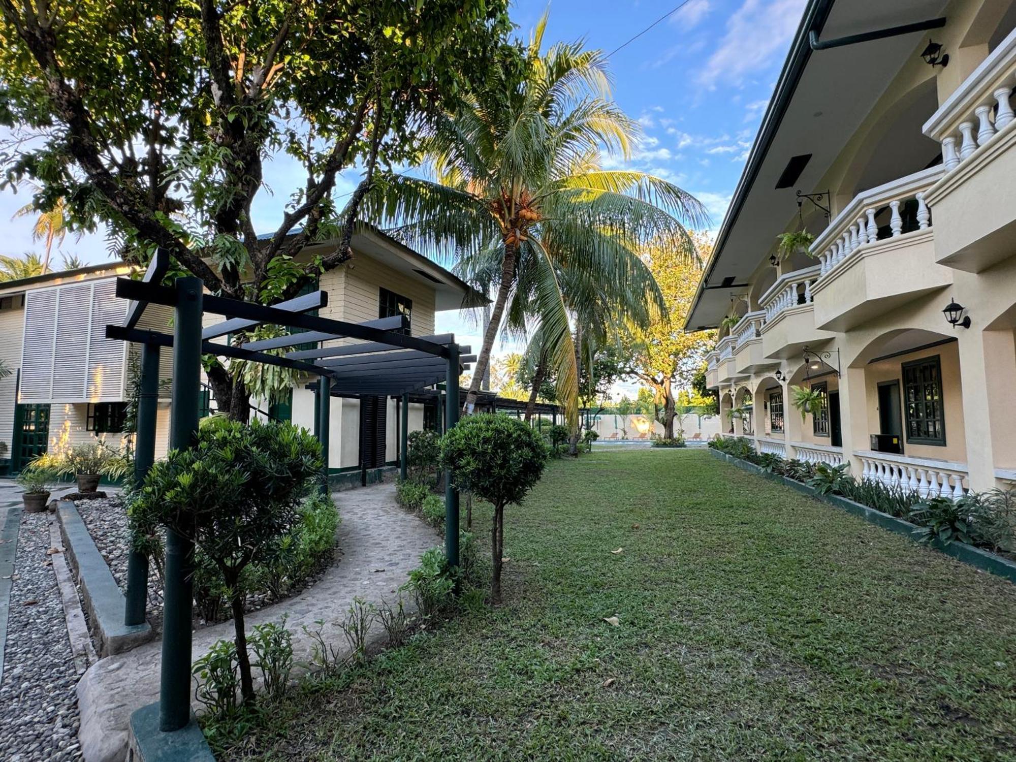 La Planta Hotel And Restaurant, Inc. Bais Ngoại thất bức ảnh