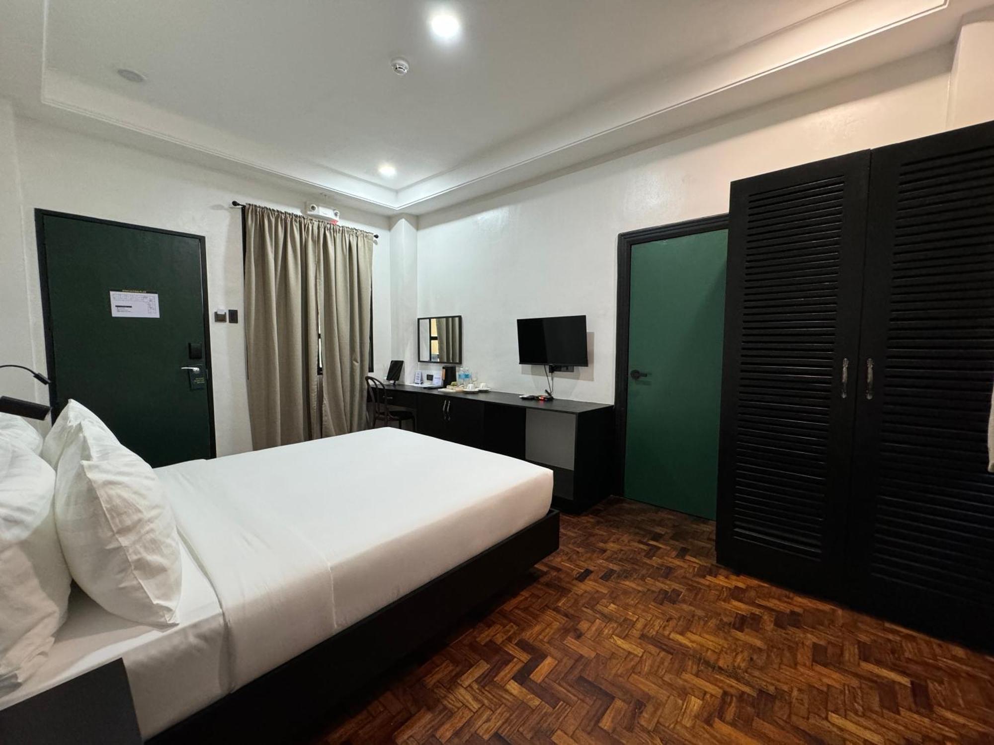La Planta Hotel And Restaurant, Inc. Bais Ngoại thất bức ảnh