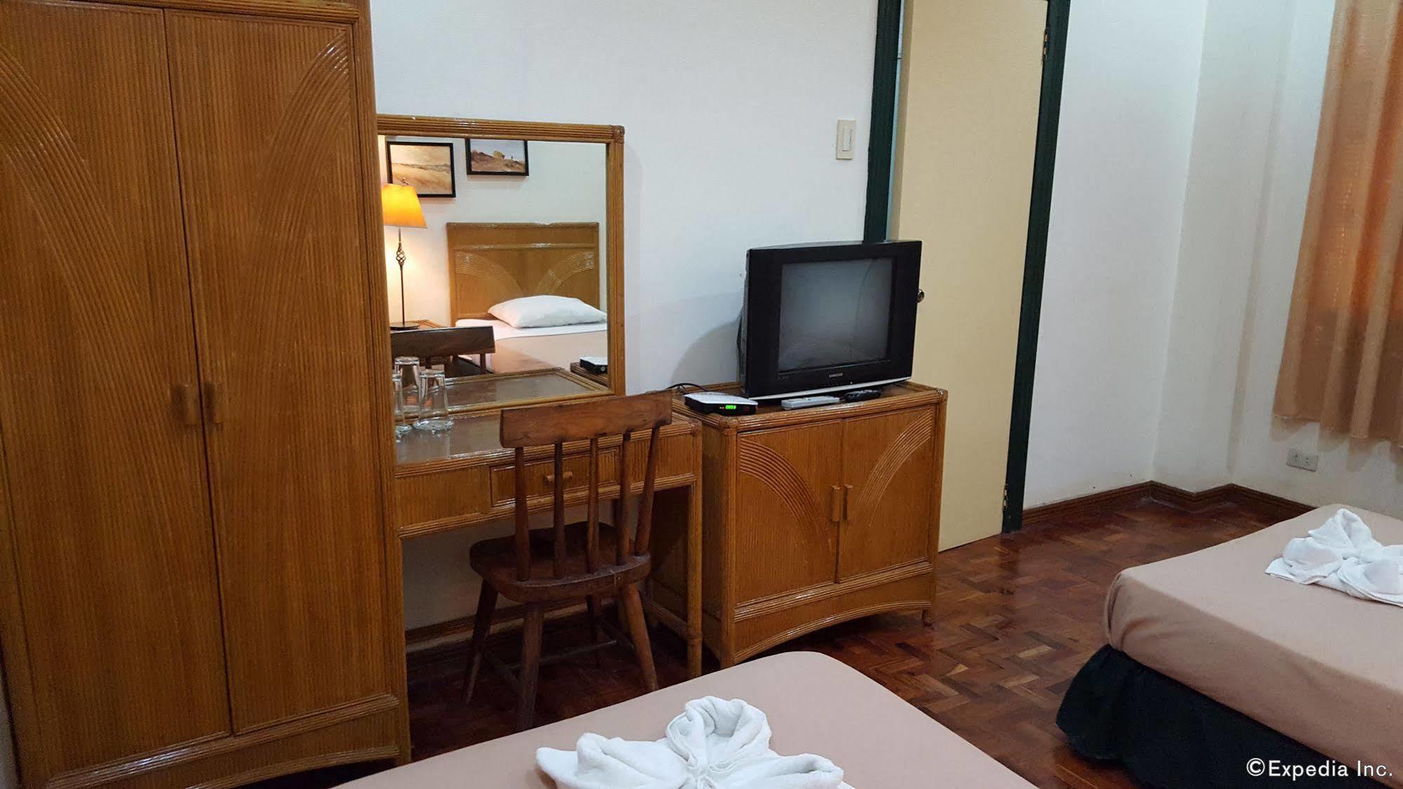 La Planta Hotel And Restaurant, Inc. Bais Ngoại thất bức ảnh