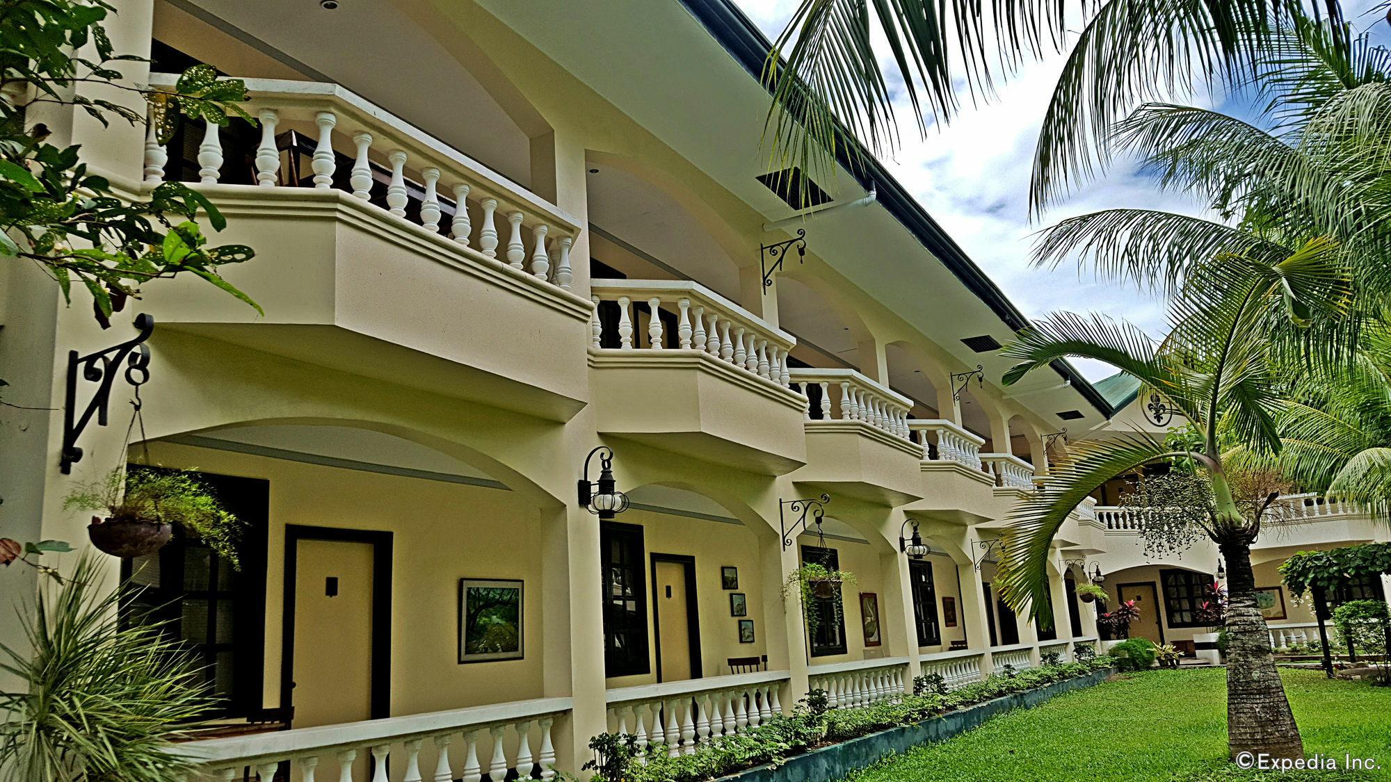 La Planta Hotel And Restaurant, Inc. Bais Ngoại thất bức ảnh