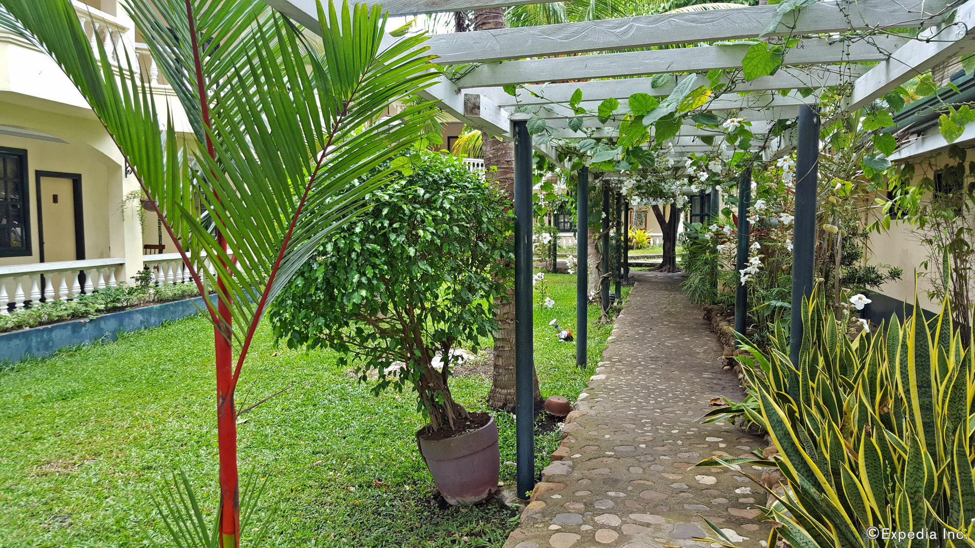 La Planta Hotel And Restaurant, Inc. Bais Ngoại thất bức ảnh